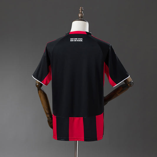 Camiseta Eintracht Frankfurt 25/26 Local - Vista posterior