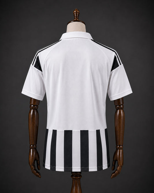 Camiseta Juventus 26/27 Local - Vista posterior