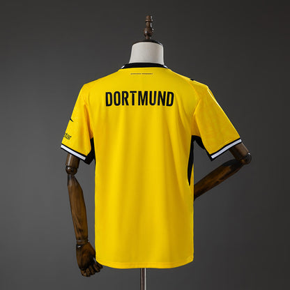 Camiseta Borussia Dortmund 26/27 Local - Vista posterior