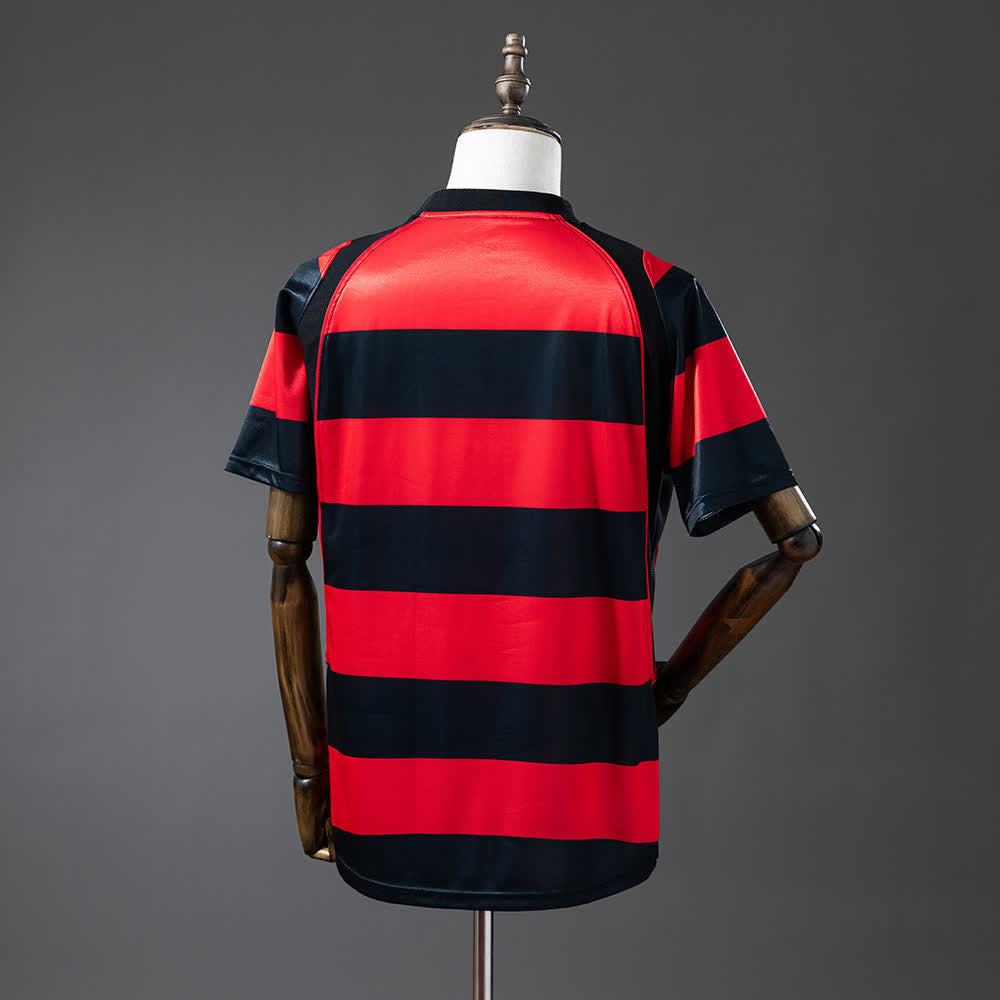 Camiseta Flamengo 02/03 Local Retro - Vista posterior
