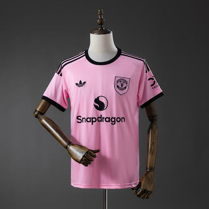 Camiseta Manchester United 25/26 Portero Rosa - Vista frontal
