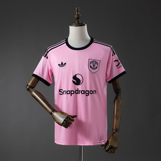 Camiseta Manchester United 25/26 Portero Rosa - Vista frontal
