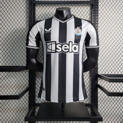 Camiseta Newcastle United 23/24 Local, Versión Jugador - Vista frontal