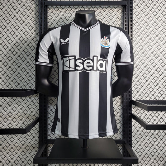 Camiseta Newcastle United 23/24 Local, Versión Jugador - Vista frontal