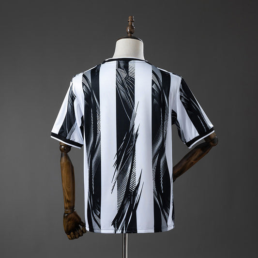 Camiseta Newcastle United 26/27 Local - Vista posterior