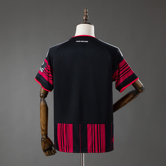 Camiseta Eintracht Frankfurt 26/27 Local - Vista posterior