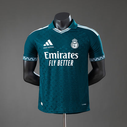 Camiseta Real Madrid 26/27 Edición Especial Verde Oscuro, Versión Jugador - Vista frontal