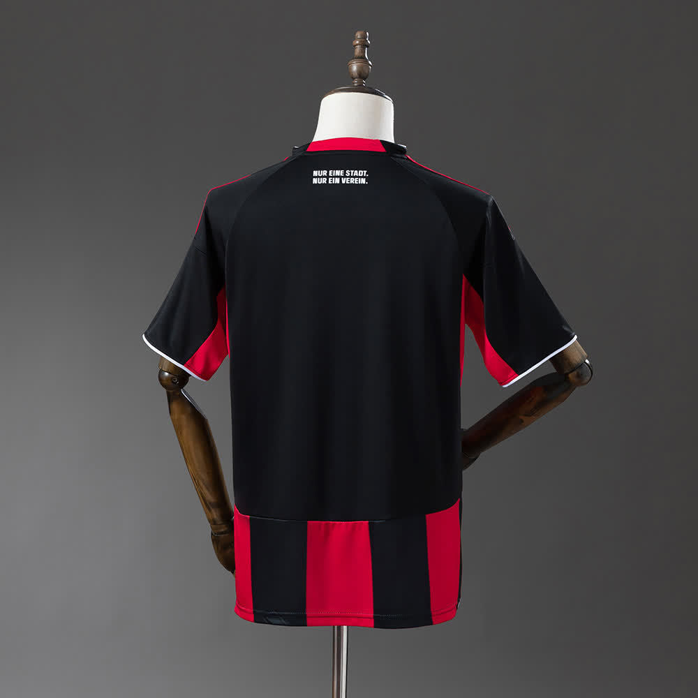 Camiseta Eintracht Frankfurt 25/26 Local - Vista posterior