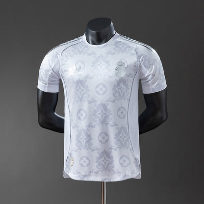 Camiseta Real Madrid 25/26 Galaxy Lights Edición Especial, Versión Jugador - Vista frontal