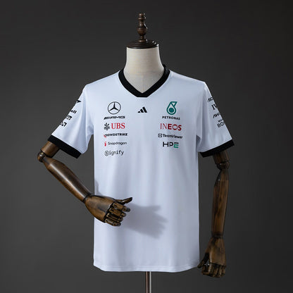 Camiseta Mercedes-AMG Petronas 2026 F1 Blanca y Negra - Vista frontal