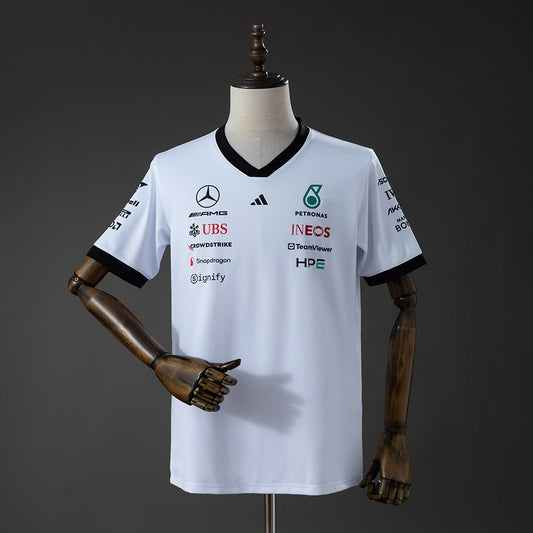 Camiseta Mercedes-AMG Petronas 2026 F1 Blanca y Negra - Vista frontal